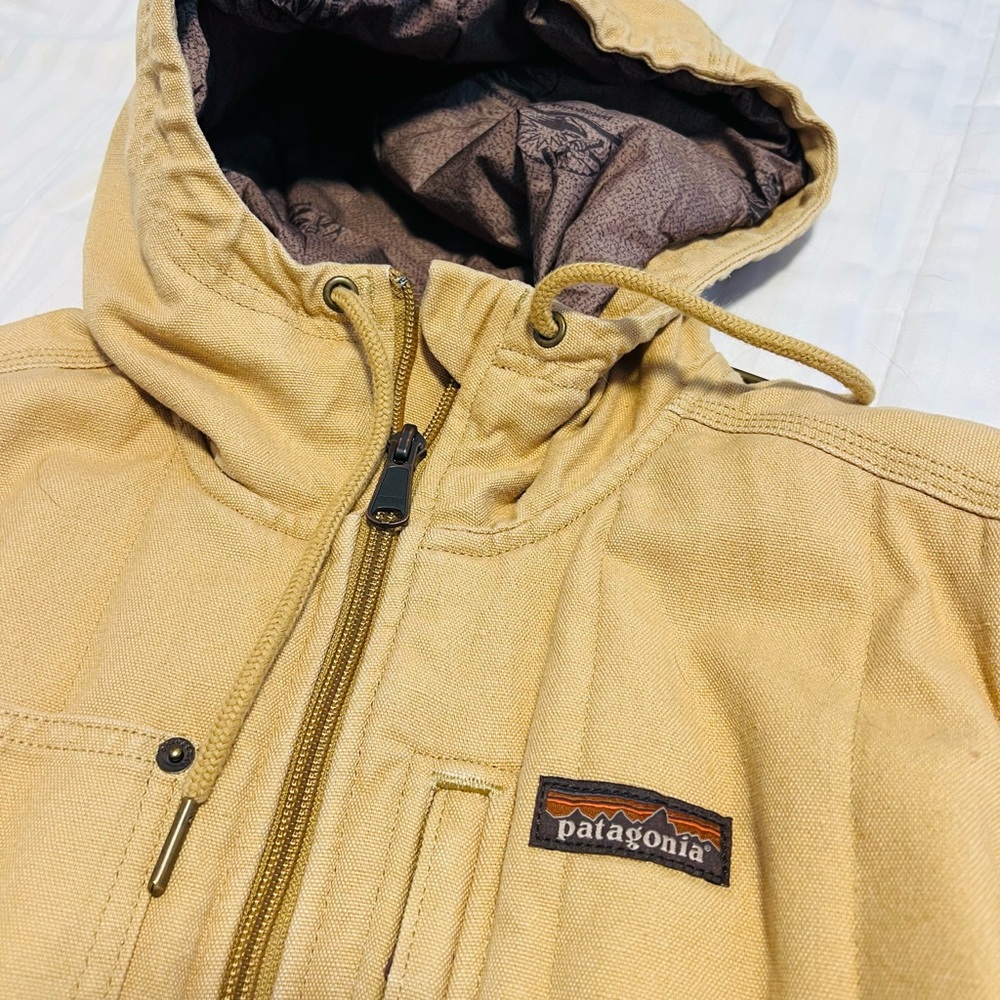 Patagonia Women’s Tan Hooded Utility Jacket